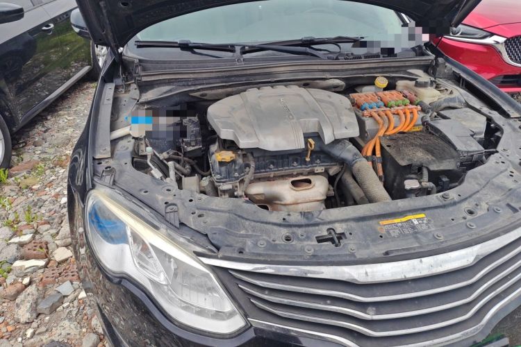 Used Roewe e550 2016 Deluxe Edition Engine Bay Right