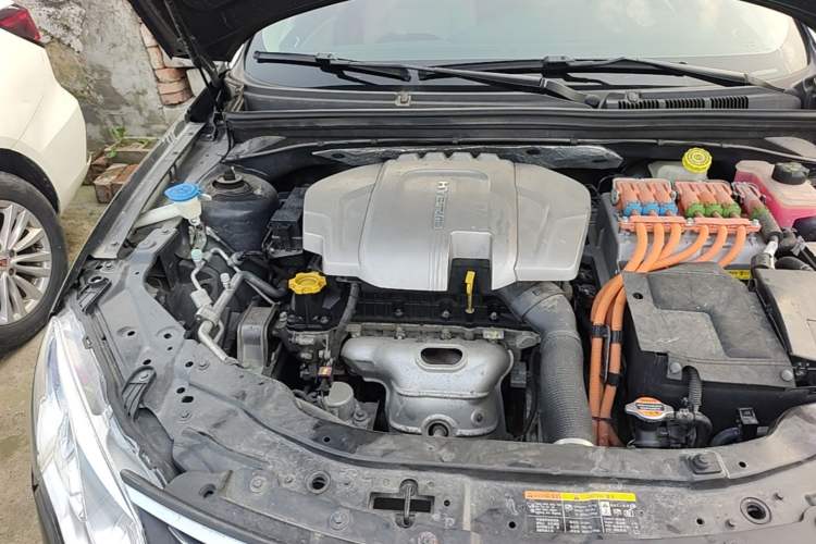Used Roewe e550 2016 Deluxe Edition Engine Bay Right