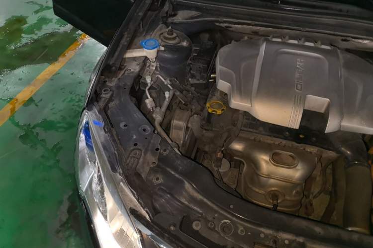 Used Roewe e550 2016 Deluxe Edition Engine Bay Right