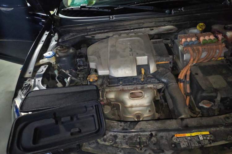 Used Roewe e550 2016 Deluxe Edition Engine Bay Right