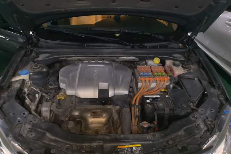 Used Roewe e550 2016 Deluxe Edition Engine Bay