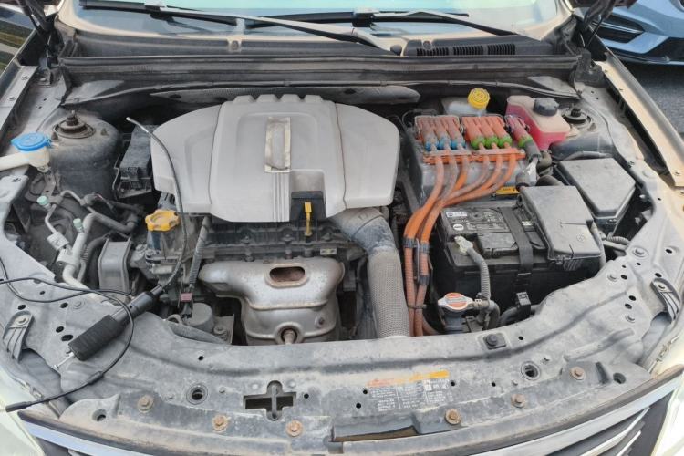 Used Roewe e550 2016 Deluxe Edition Engine Bay