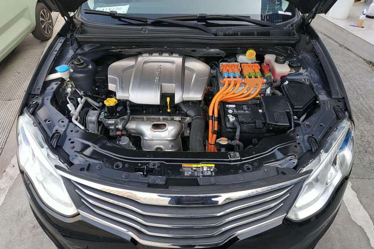 Used Roewe e550 2016 Deluxe Edition Engine Bay