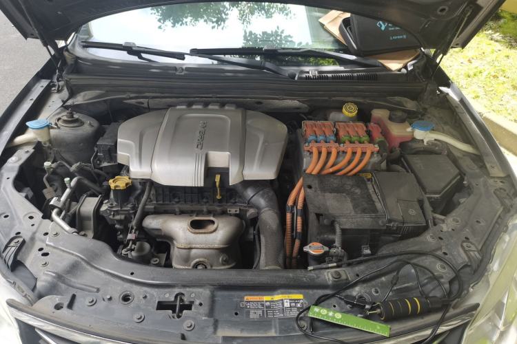 Used Roewe e550 2016 Flagship Edition Engine Bay