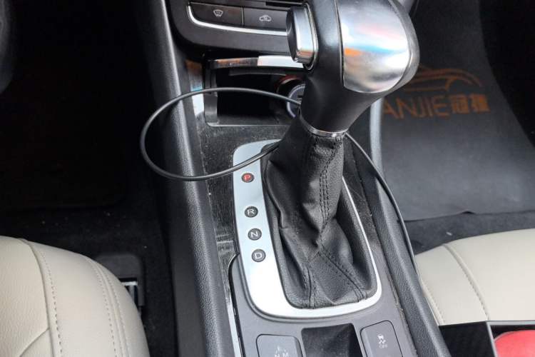 Used Roewe e550 2016 Flagship Edition Gear Lever