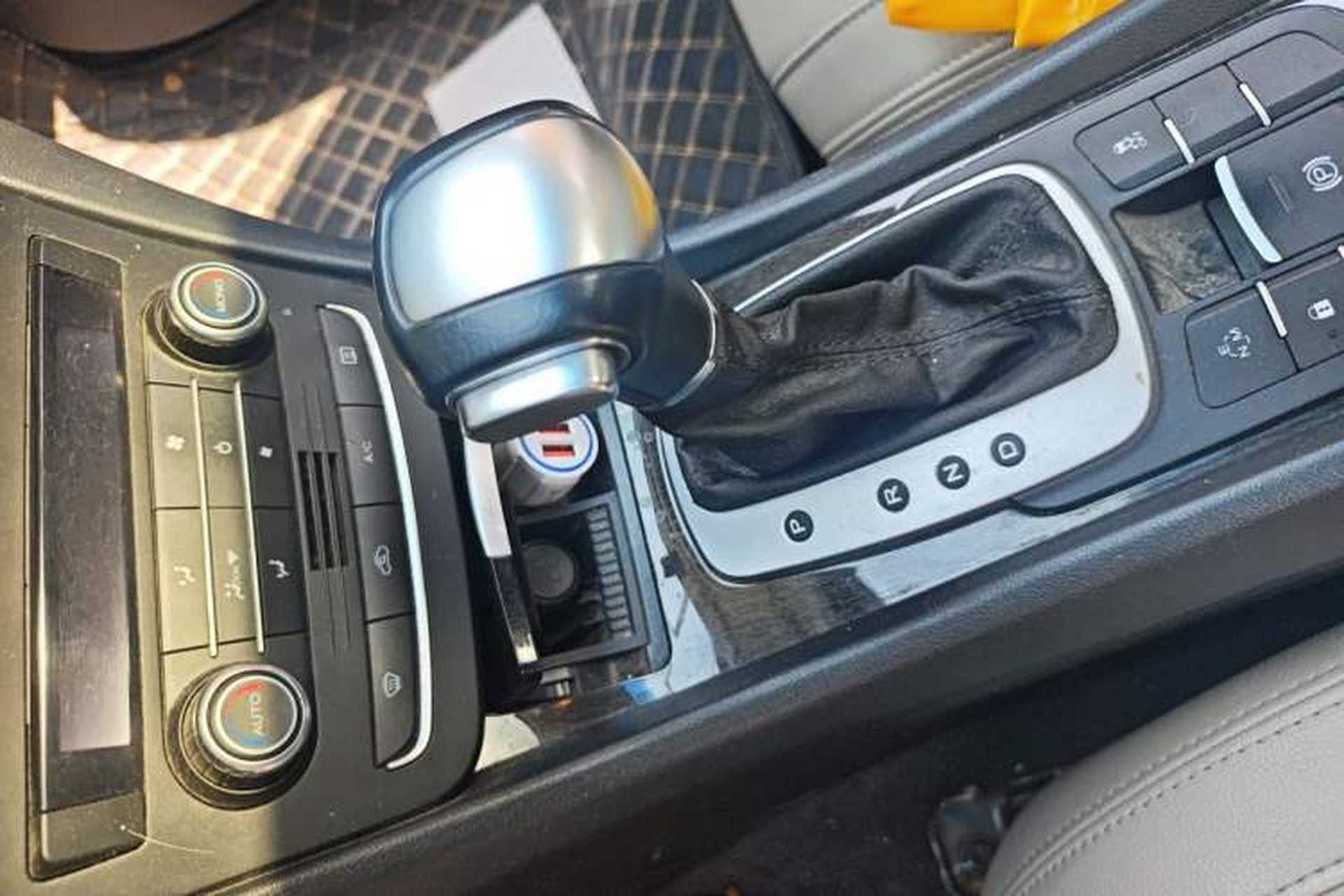 Used Roewe e550 2016 Deluxe Edition Gear Lever