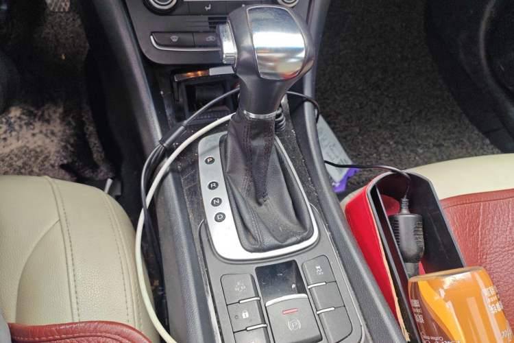 Used Roewe e550 2016 Deluxe Edition Gear Lever