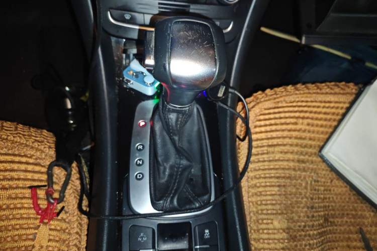 Used Roewe e550 2016 Deluxe Edition Gear Lever