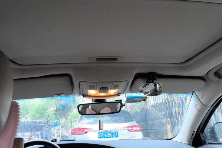 Used Roewe e550 2016 Flagship Edition Headliner