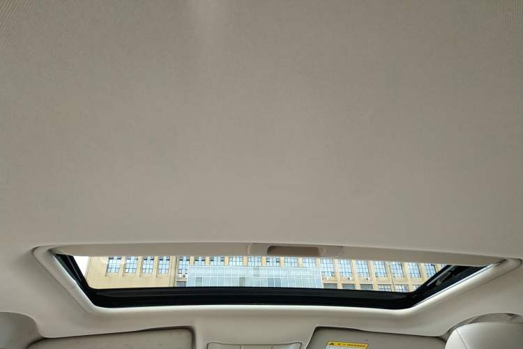 Used Roewe e550 2016 Deluxe Edition Headliner