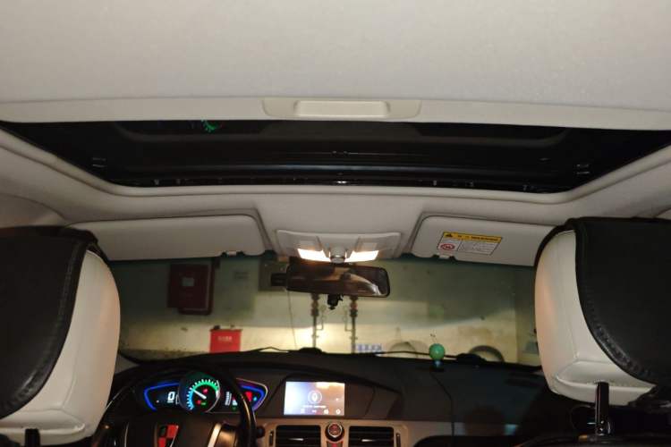 Used Roewe e550 2016 Deluxe Edition Headliner