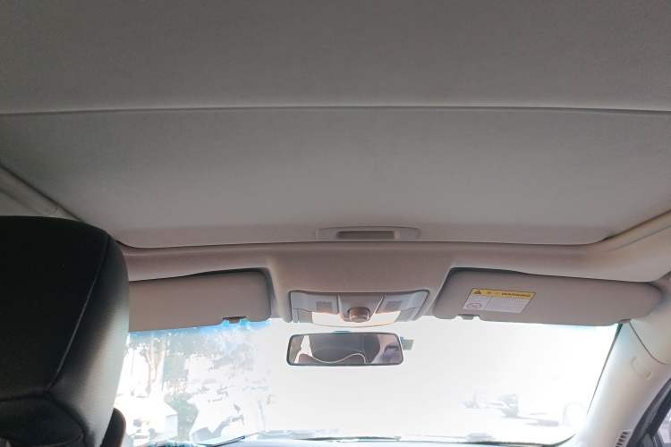 Used Roewe e550 2016 Deluxe Edition Headliner