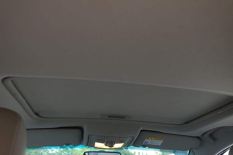 Used Roewe e550 2016 Deluxe Edition Headliner