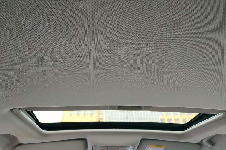 Used Roewe e550 2016 Deluxe Edition Headliner