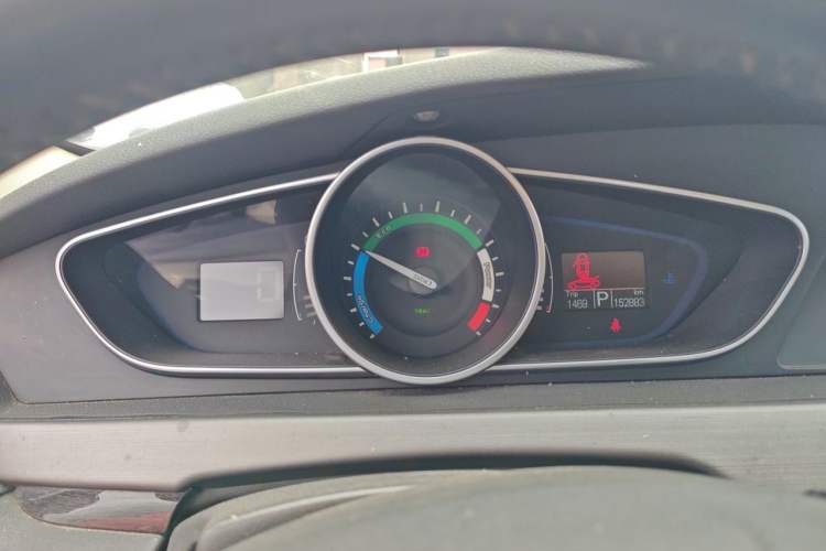 Used Roewe e550 2016 Deluxe Edition Instrument Cluster