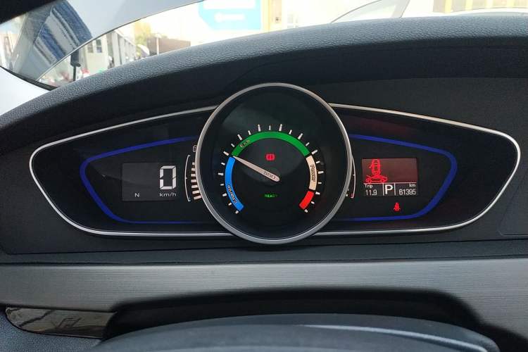 Used Roewe e550 2016 Deluxe Edition Instrument Cluster