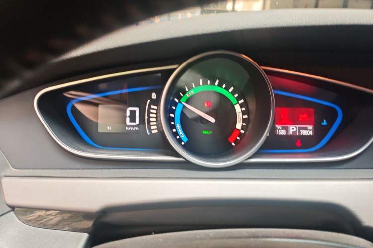 Used Roewe e550 2016 Deluxe Edition Instrument Cluster
