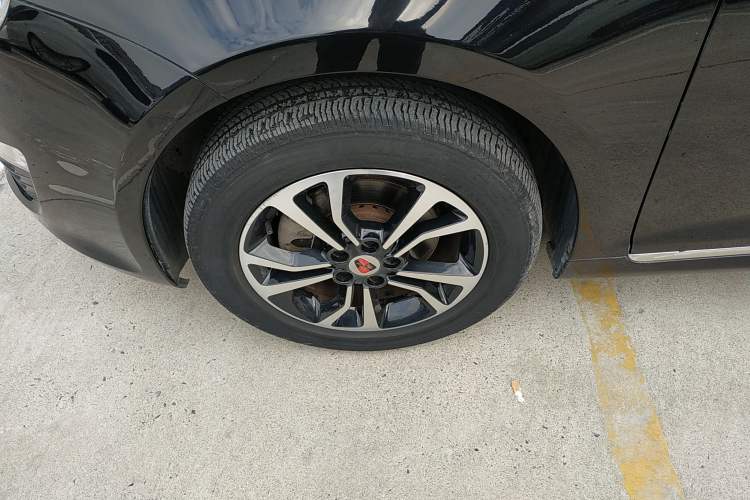Used Roewe e550 2016 Deluxe Edition Left Front Wheel Hub