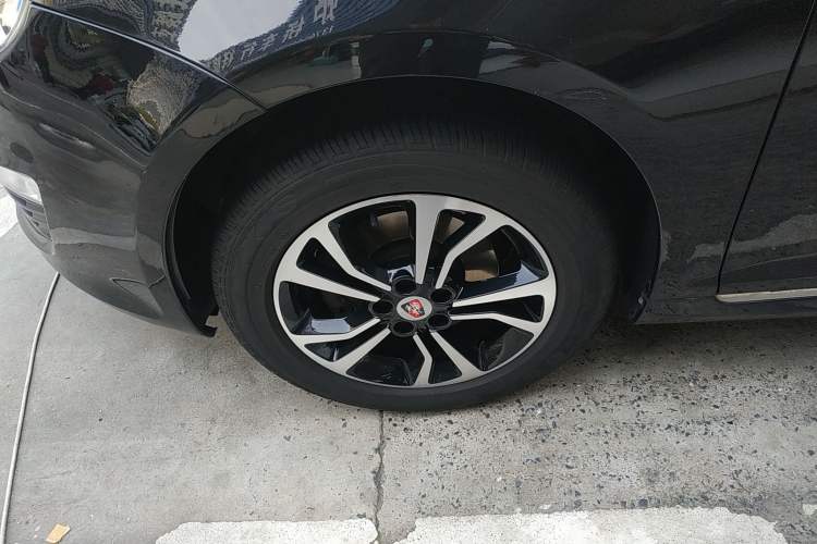 Used Roewe e550 2016 Deluxe Edition Left Front Wheel Hub