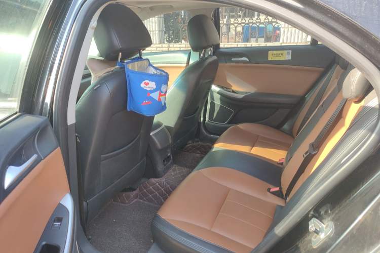 Used Roewe e550 2016 Deluxe Edition Left Rear Seat