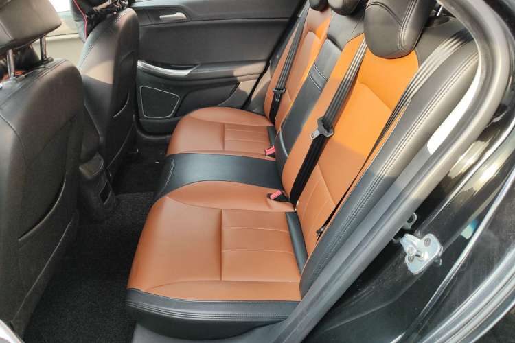 Used Roewe e550 2016 Deluxe Edition Left Rear Seat