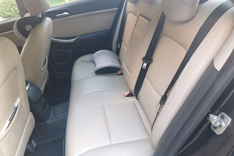 Used Roewe e550 2016 Deluxe Edition Left Rear Seat