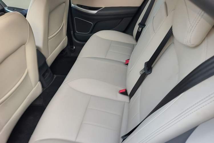 Used Roewe e550 2016 Deluxe Edition Left Rear Seat