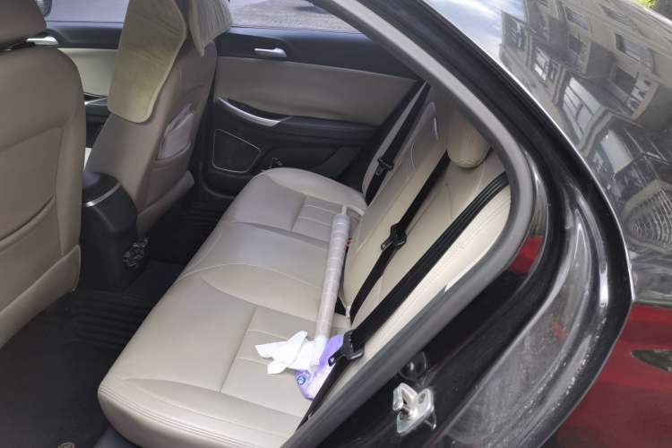 Used Roewe e550 2016 Flagship Edition Left Rear Seat