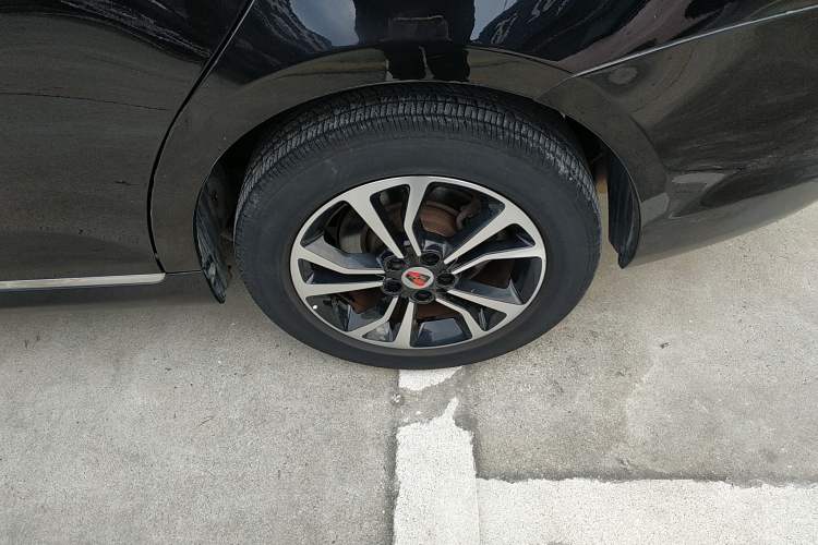Used Roewe e550 2016 Deluxe Edition Left Rear Wheel Hub
