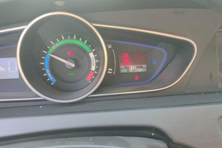 Used Roewe e550 2016 Deluxe Edition Odometer Close Up