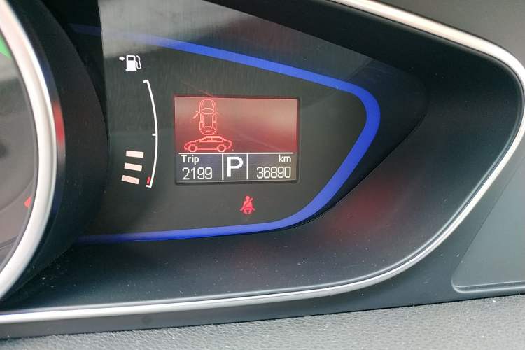 Used Roewe e550 2016 Deluxe Edition Odometer Close Up