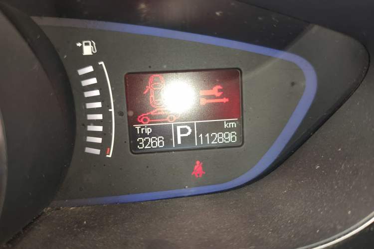 Used Roewe e550 2016 Deluxe Edition Odometer Close Up