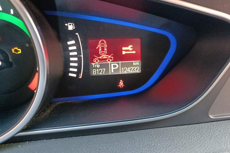 Used Roewe e550 2016 Deluxe Edition Odometer Close Up