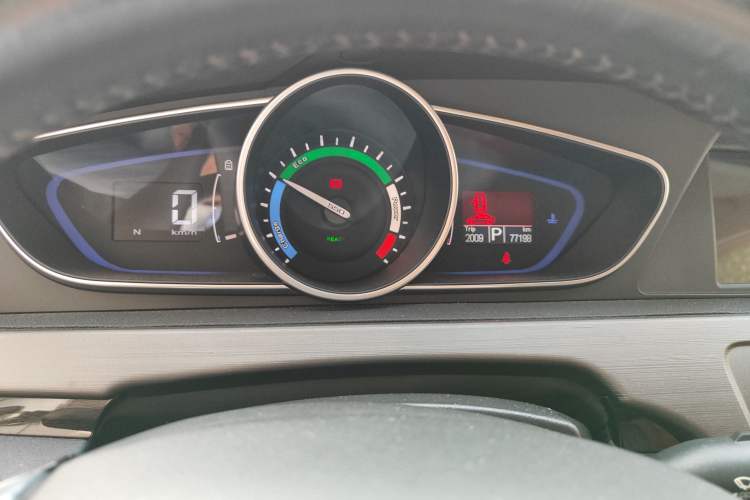 Used Roewe e550 2016 Deluxe Edition Odometer Close Up