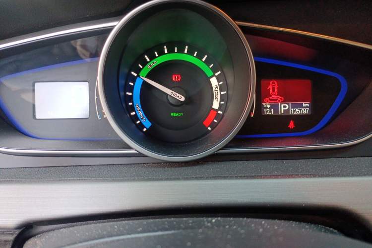 Used Roewe e550 2016 Deluxe Edition Odometer Close Up