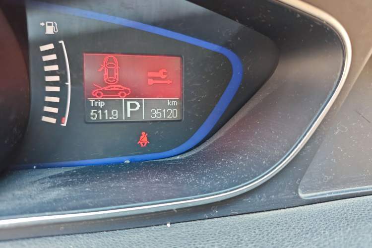 Used Roewe e550 2016 Deluxe Edition Odometer Close Up