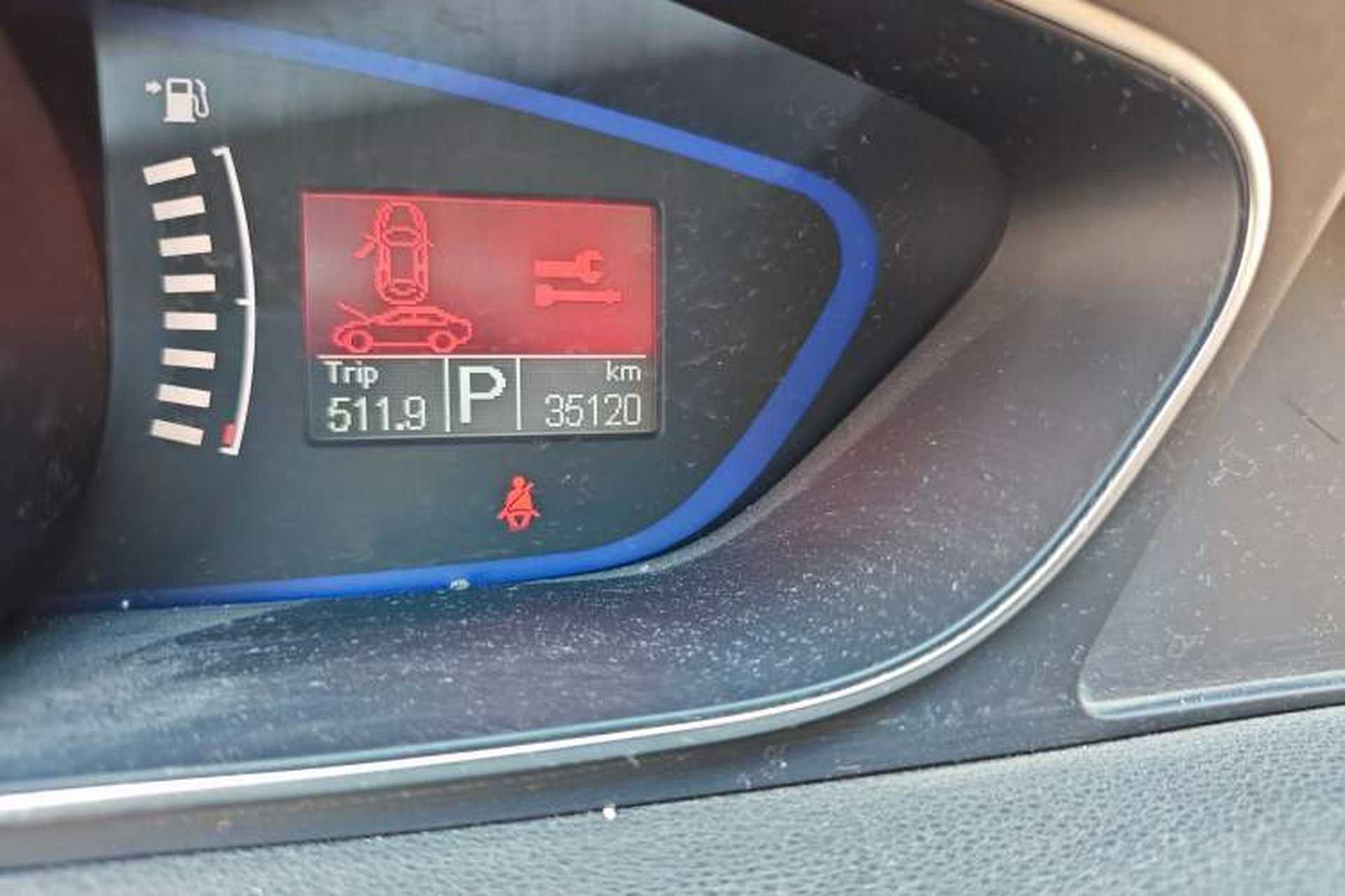 Used Roewe e550 2016 Deluxe Edition Odometer Close Up