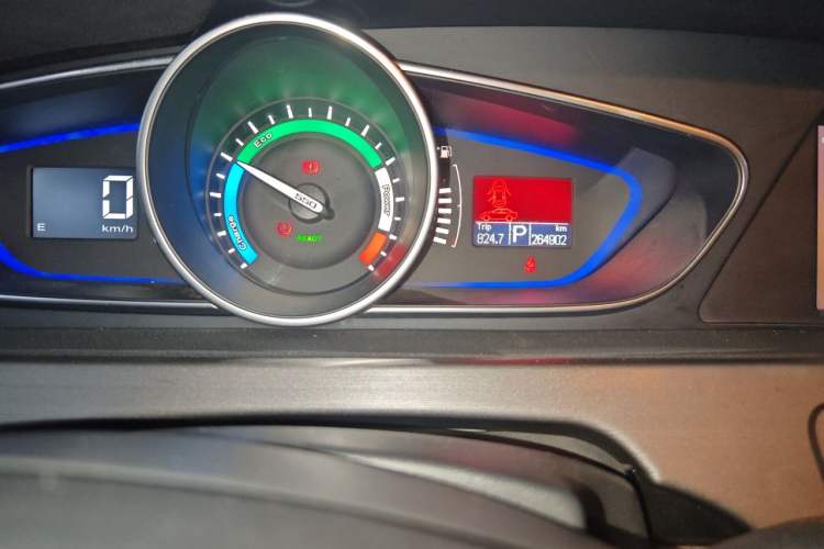 Used Roewe e550 2016 Deluxe Edition Odometer Close Up