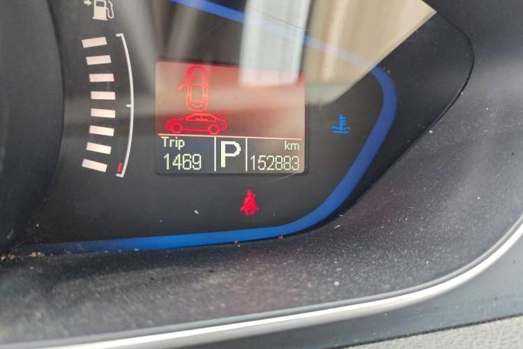 Used Roewe e550 2016 Deluxe Edition Odometer Close Up