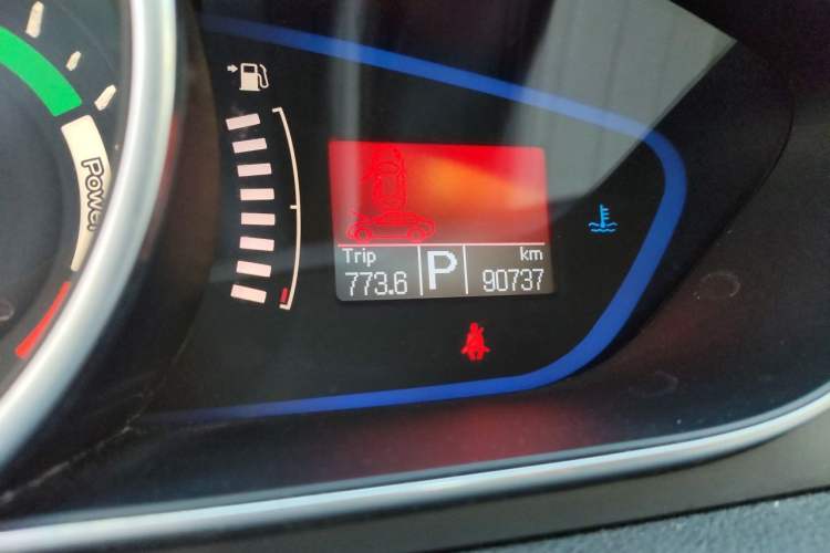 Used Roewe e550 2016 Deluxe Edition Odometer Close Up