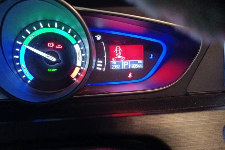 Used Roewe e550 2016 Deluxe Edition Odometer Close Up