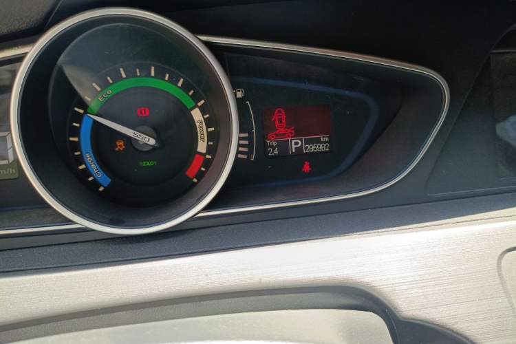 Used Roewe e550 2016 Deluxe Edition Odometer Close Up