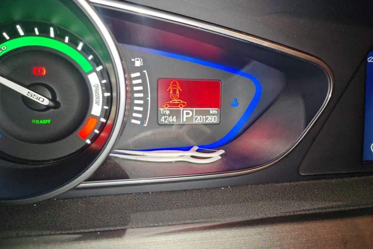 Used Roewe e550 2016 Deluxe Edition Odometer Close Up