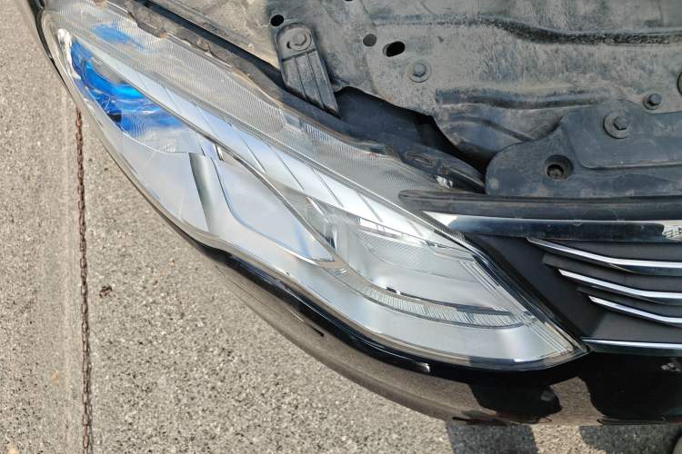 Used Roewe e550 2016 Flagship Edition Right Front Headlight