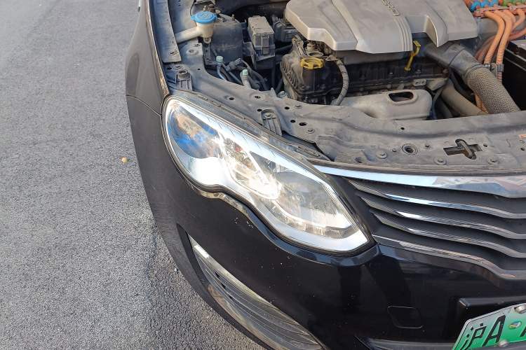 Used Roewe e550 2016 Deluxe Edition Right Front Headlight