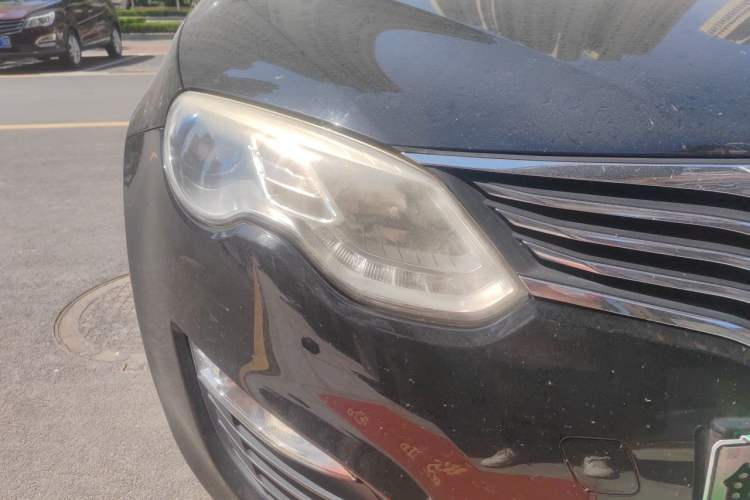 Used Roewe e550 2016 Deluxe Edition Right Front Headlight