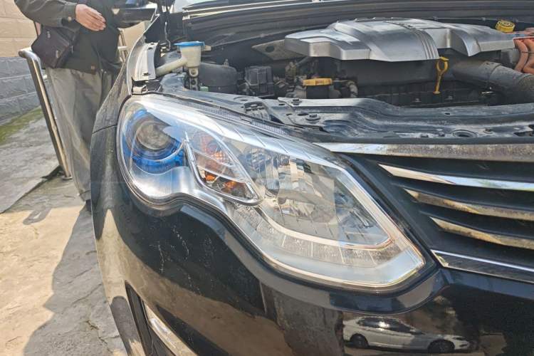 Used Roewe e550 2016 Deluxe Edition Right Front Headlight