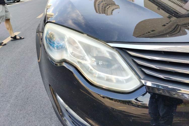 Used Roewe e550 2016 Deluxe Edition Right Front Headlight