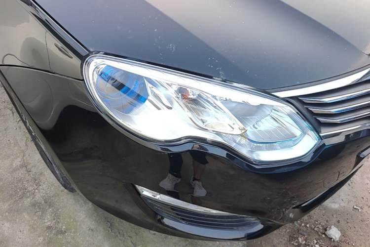 Used Roewe e550 2016 Deluxe Edition Right Front Headlight