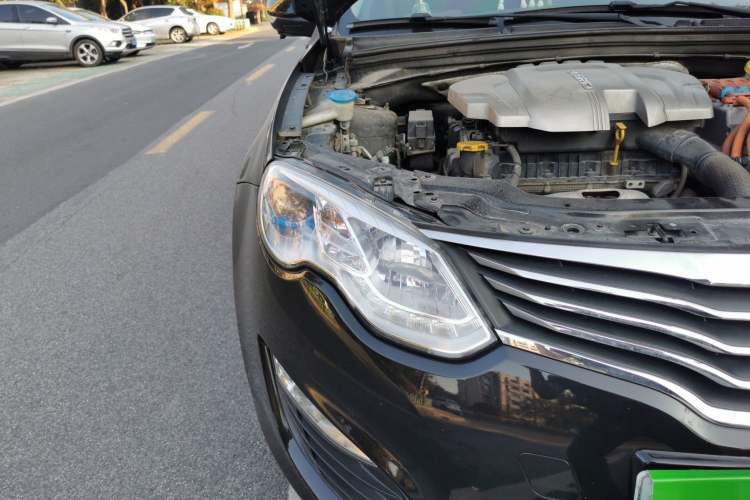 Used Roewe e550 2016 Deluxe Edition Right Front Headlight